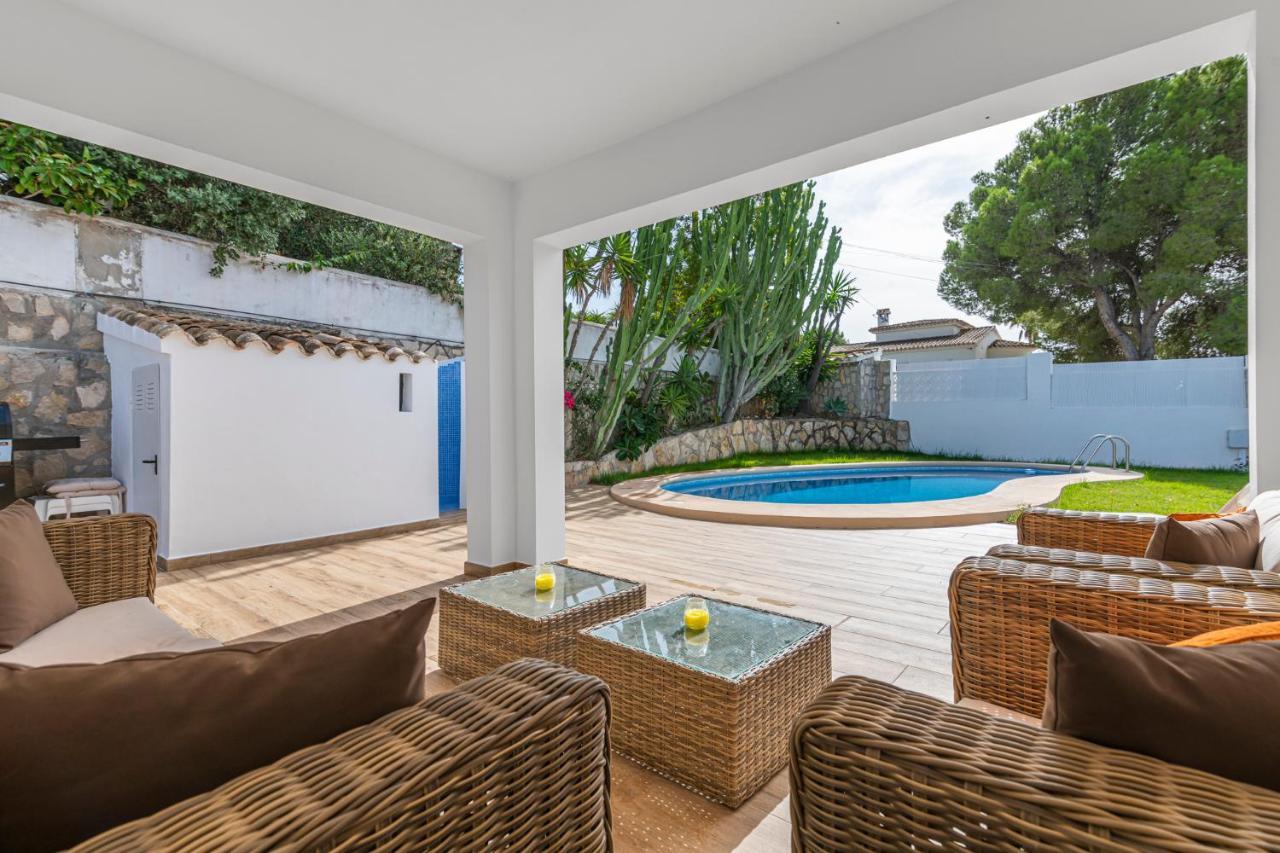 Modern Fully Renovated Villa, Just A 5 Minute Drive From The Beach Benitachell Exterior foto